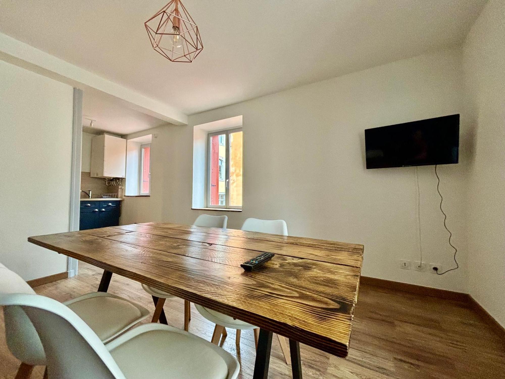 Appartement 6 Personnes - Lit King Size - Balneo - Wifi Le Puy-en-Velay Exterior photo